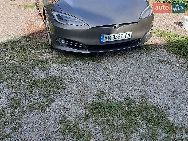 Tesla Model S 2016