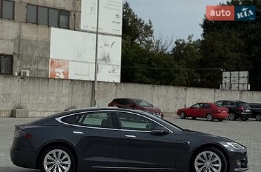 Лифтбек Tesla Model S 2018 в Львове