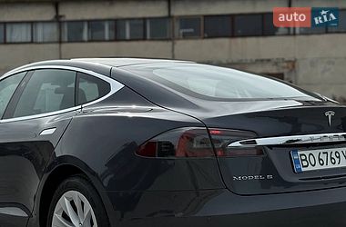 Лифтбек Tesla Model S 2018 в Львове