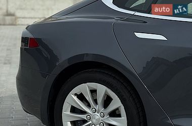 Лифтбек Tesla Model S 2018 в Львове