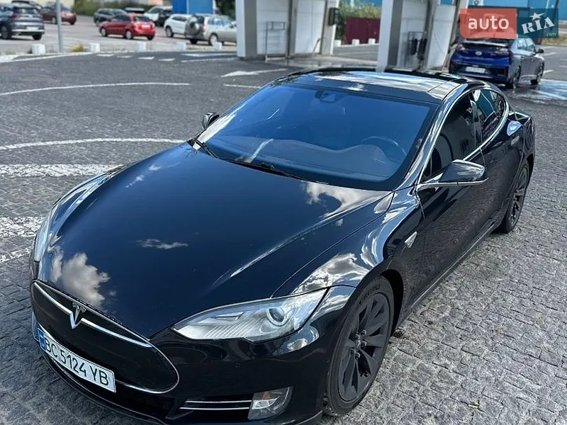 Tesla Model S