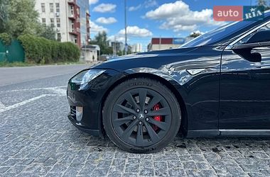 Лифтбек Tesla Model S 2016 в Киеве