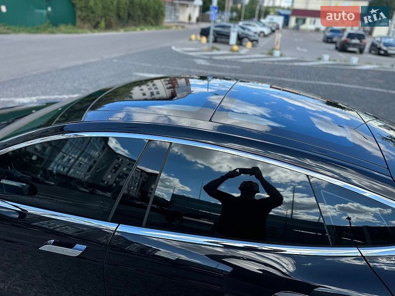 Лифтбек Tesla Model S 2016 в Киеве