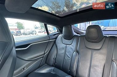 Лифтбек Tesla Model S 2016 в Киеве