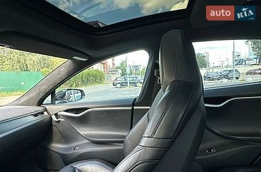 Лифтбек Tesla Model S 2016 в Киеве