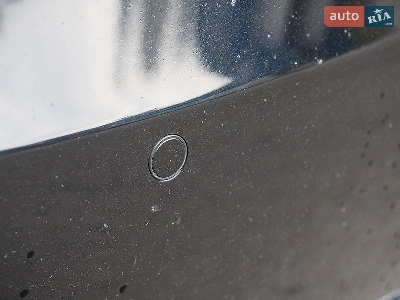 Ліфтбек Tesla Model S 2014 в Києві