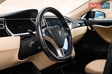 Ліфтбек Tesla Model S 2014 в Києві