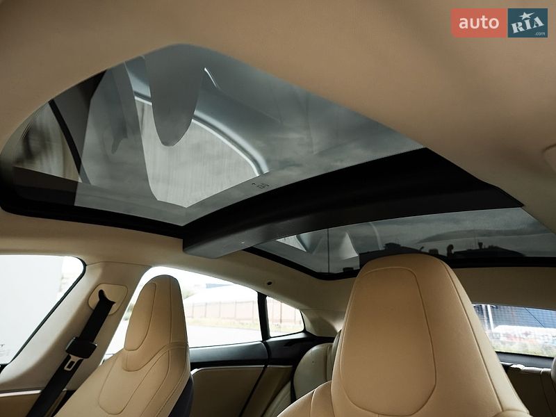 Ліфтбек Tesla Model S 2014 в Києві