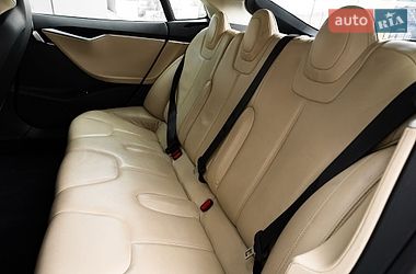 Ліфтбек Tesla Model S 2014 в Києві
