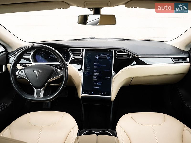 Ліфтбек Tesla Model S 2014 в Києві