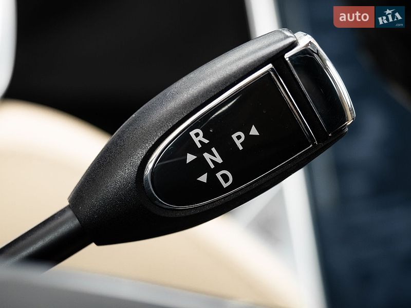 Ліфтбек Tesla Model S 2014 в Києві