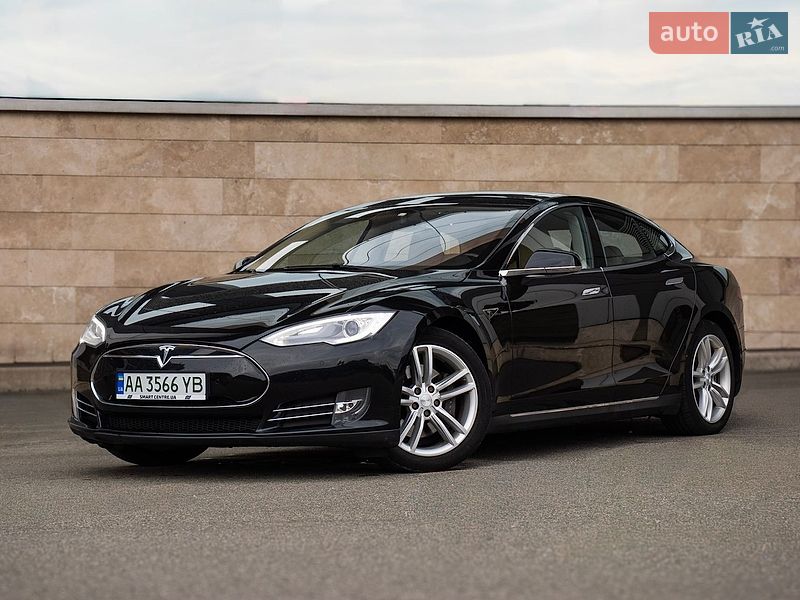 Ліфтбек Tesla Model S 2014 в Києві