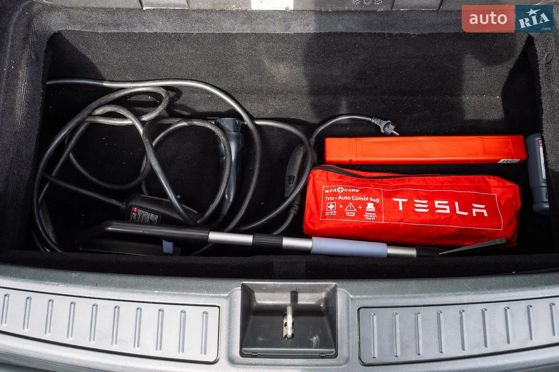 2014 Tesla Model S - мініатюра 31