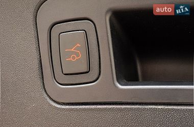 Ліфтбек Tesla Model S 2014 в Києві