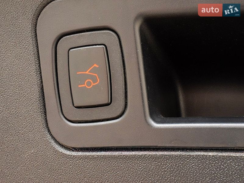 Ліфтбек Tesla Model S 2014 в Києві