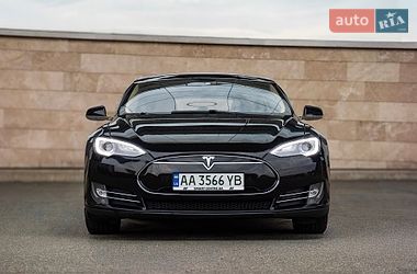 Ліфтбек Tesla Model S 2014 в Києві