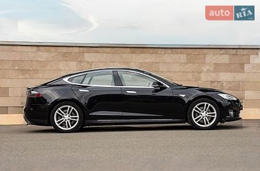 Ліфтбек Tesla Model S 2014 в Києві