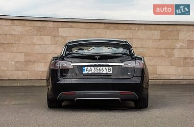Ліфтбек Tesla Model S 2014 в Києві