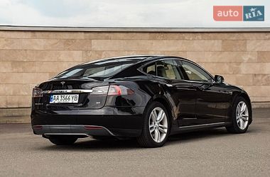 Ліфтбек Tesla Model S 2014 в Києві