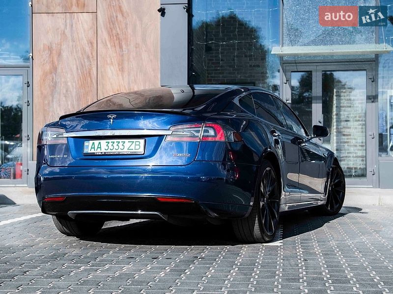 Ліфтбек Tesla Model S 2015 в Києві фото 28 Ліфтбек Tesla Model S 2015 в Києві