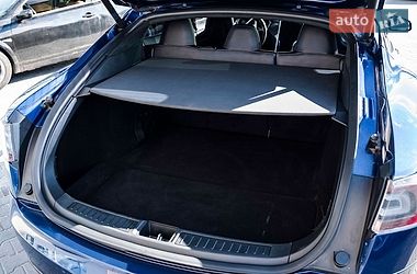 Ліфтбек Tesla Model S 2015 в Києві фото 34 Ліфтбек Tesla Model S 2015 в Києві
