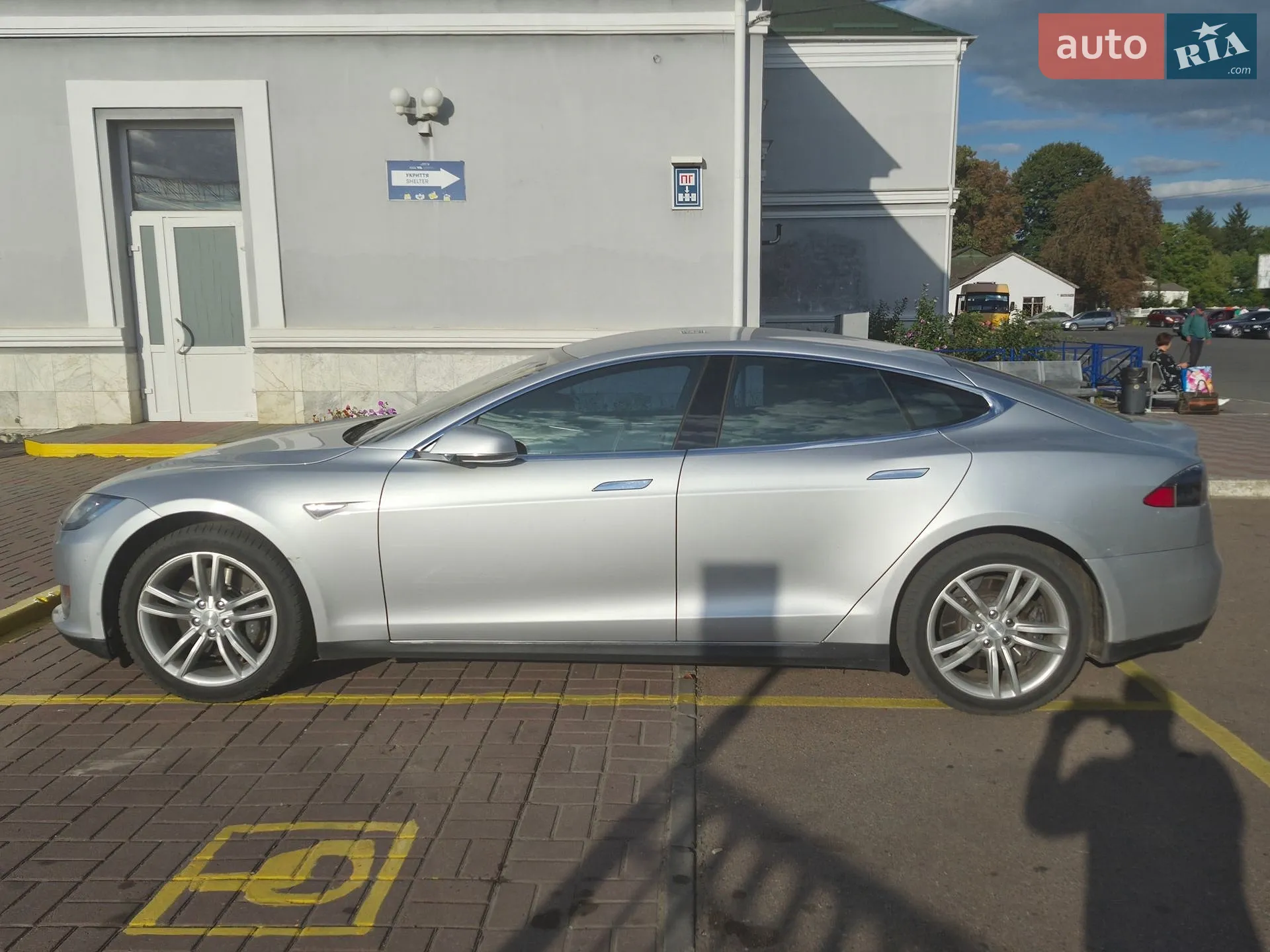 2014 Tesla Model S - мініатюра 5