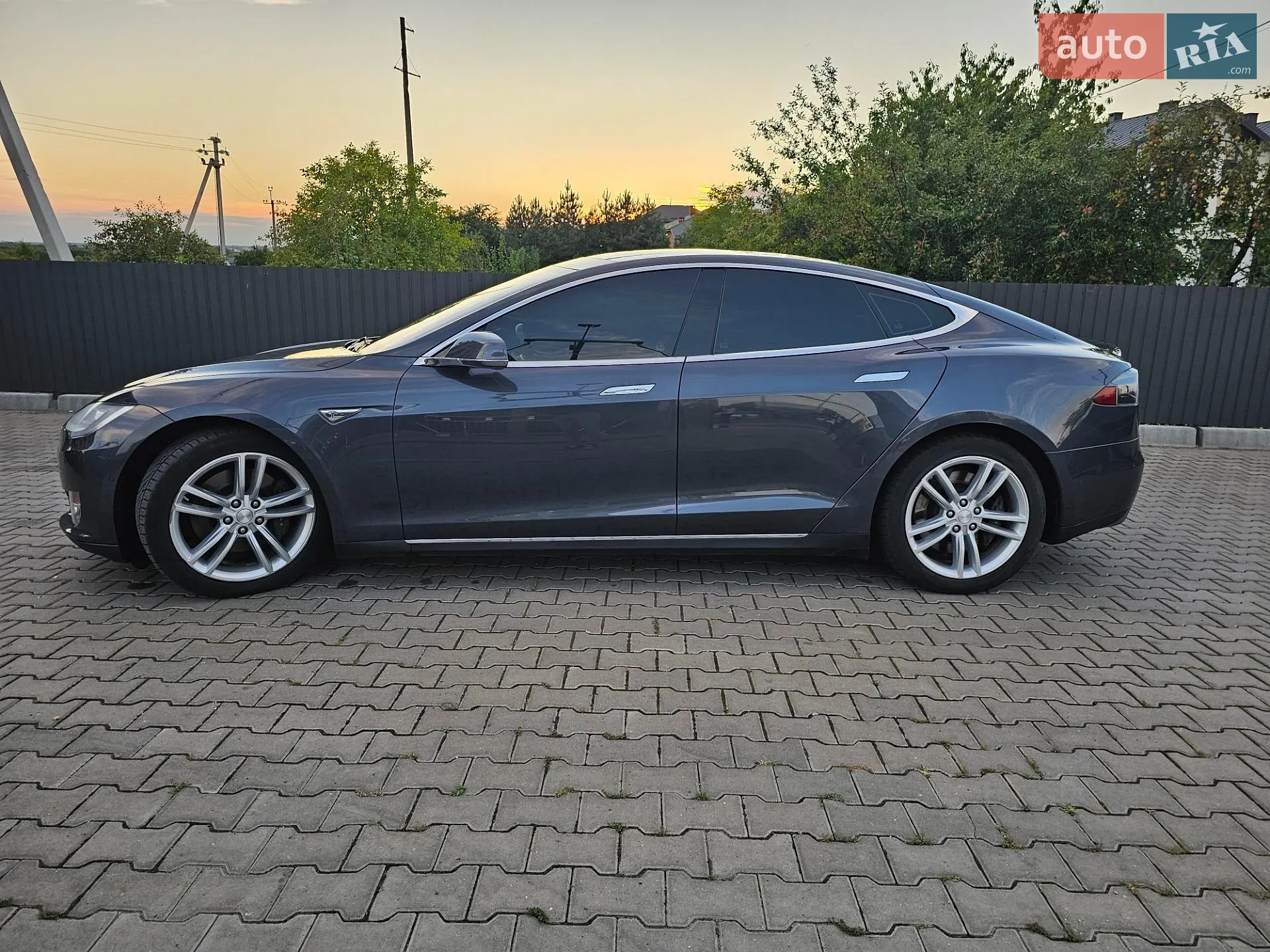2015 Tesla Model S - мініатюра 3