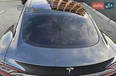 Ліфтбек Tesla Model S 2015 в Львові