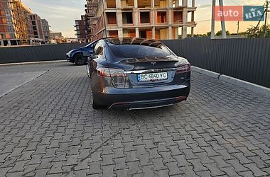 Ліфтбек Tesla Model S 2015 в Львові