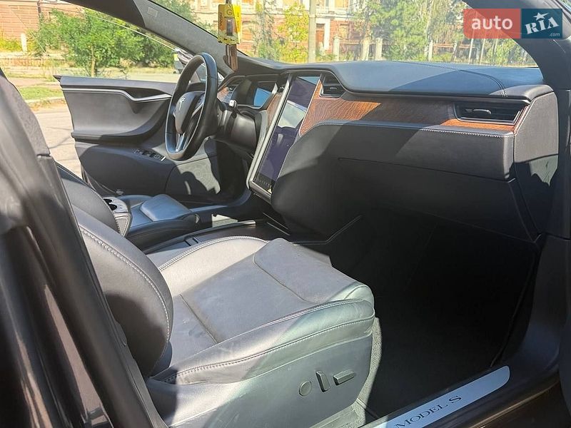 Лифтбек Tesla Model S 2020 в Николаеве фото 3 Лифтбек Tesla Model S 2020 в Николаеве