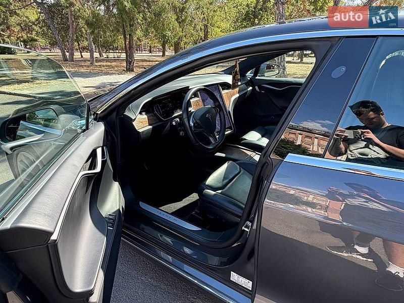 Лифтбек Tesla Model S 2020 в Николаеве фото 5 Лифтбек Tesla Model S 2020 в Николаеве