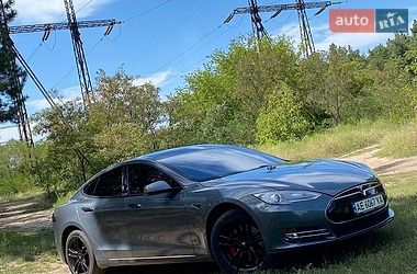 tesla model-s 2013 в Дніпро (Дніпропетровськ) від професійного продавця Максим