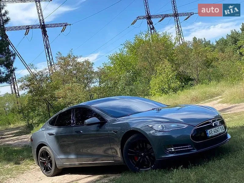 Tesla Model S