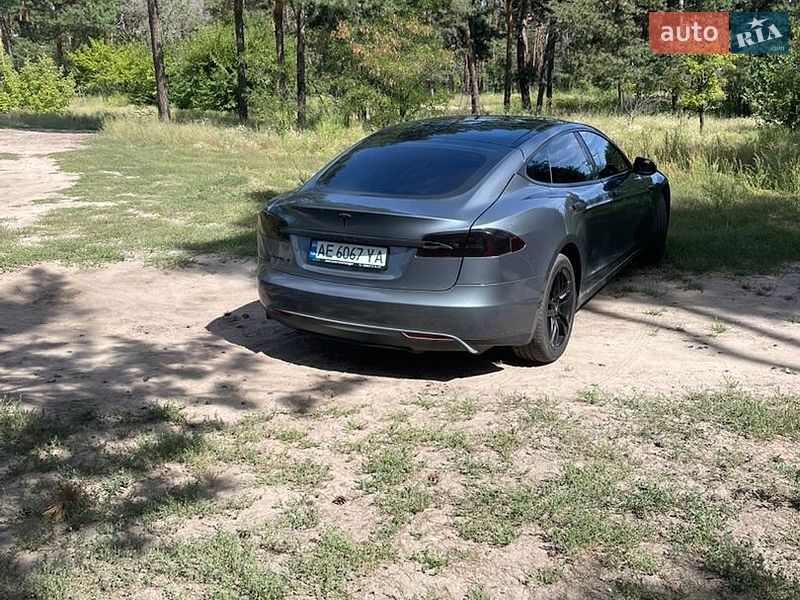 Ліфтбек Tesla Model S 2013 в Дніпрі фото 20 Ліфтбек Tesla Model S 2013 в Дніпрі