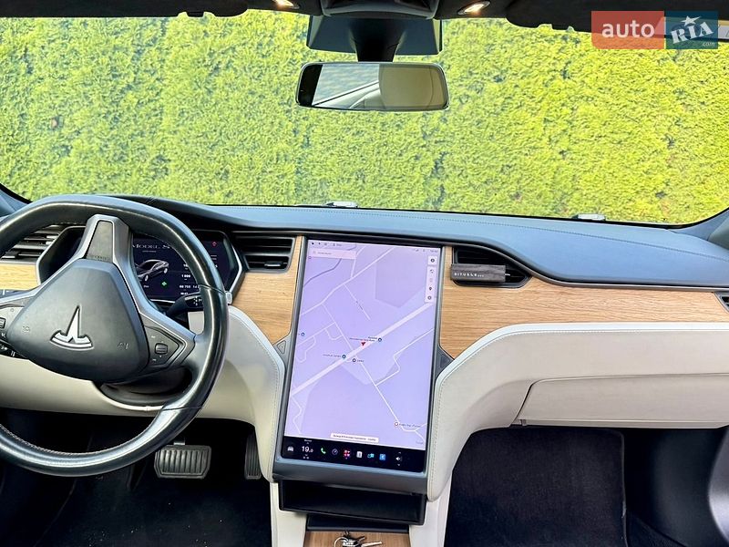 Ліфтбек Tesla Model S 2020 в Самборі