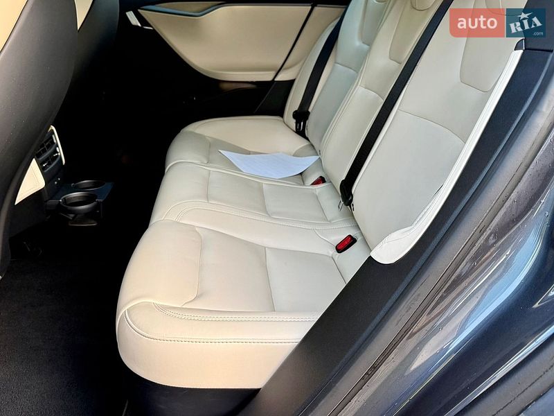 Ліфтбек Tesla Model S 2020 в Самборі