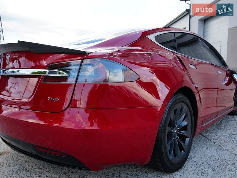 Ліфтбек Tesla Model S 2020 в Дрогобичі