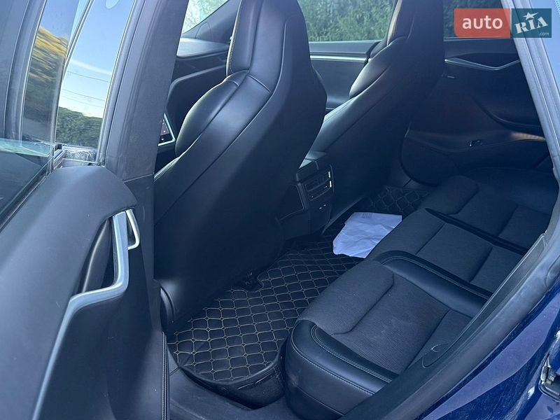 Лифтбек Tesla Model S 2018 в Днепре