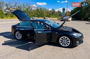 Лифтбек Tesla Model S 2016 в Харькове