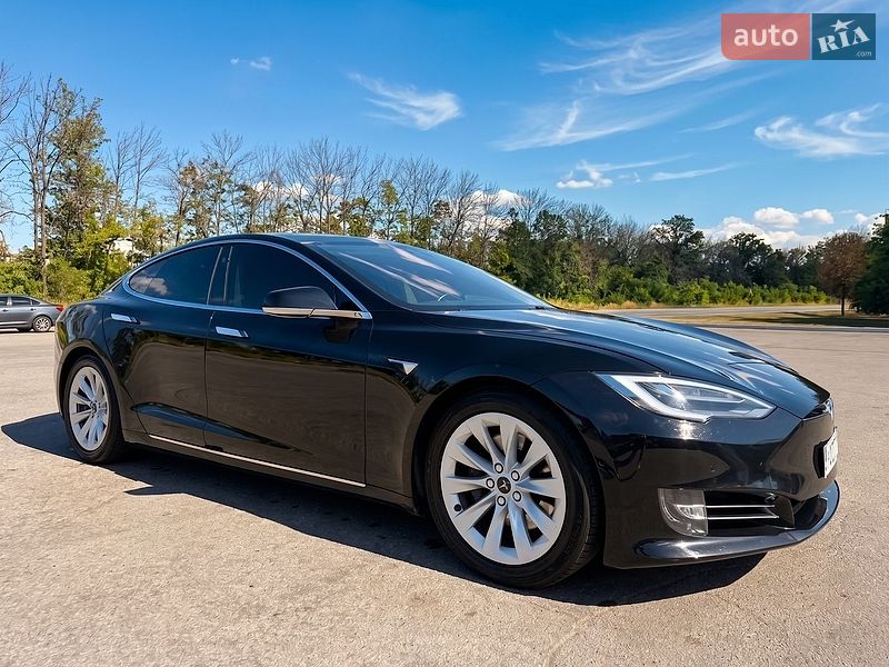 Лифтбек Tesla Model S 2016 в Харькове