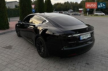 Ліфтбек Tesla Model S 2016 в Вінниці фото 10 Ліфтбек Tesla Model S 2016 в Вінниці