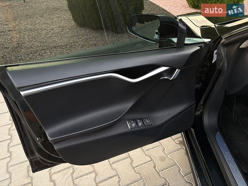 Ліфтбек Tesla Model S 2016 в Вінниці фото 19 Ліфтбек Tesla Model S 2016 в Вінниці