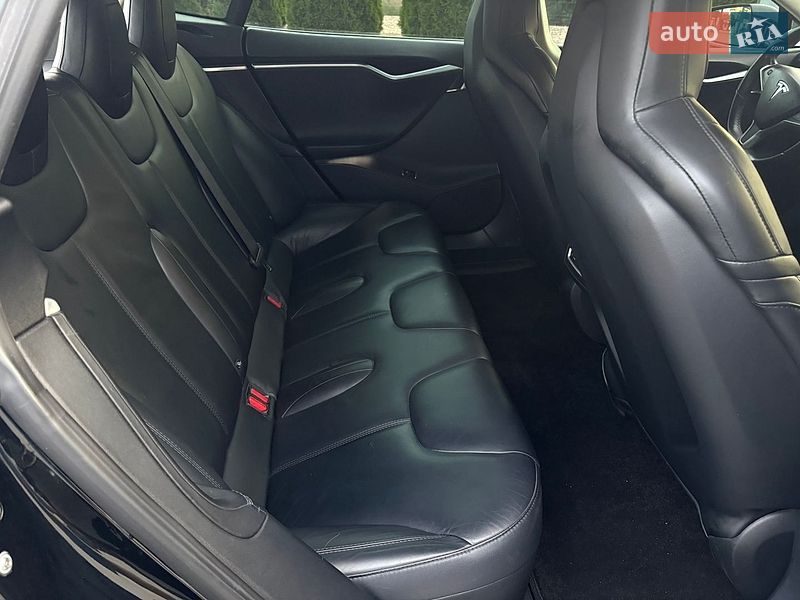 Ліфтбек Tesla Model S 2016 в Вінниці фото 26 Ліфтбек Tesla Model S 2016 в Вінниці