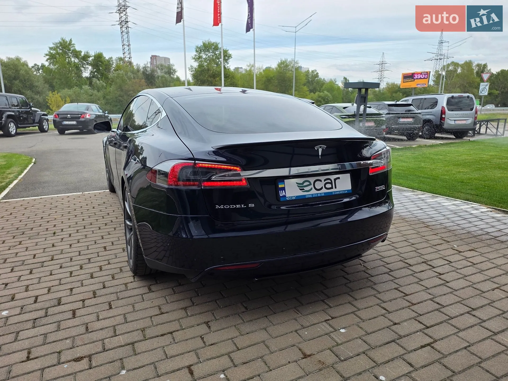 2015 Tesla Model S - мініатюра 15