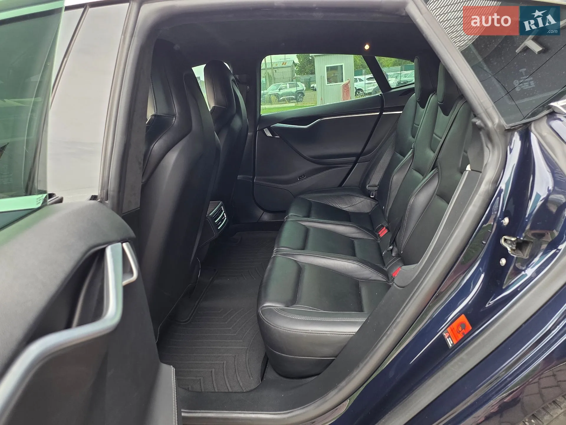 2015 Tesla Model S - мініатюра 24
