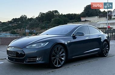 Ліфтбек Tesla Model S 2015 в Одесі