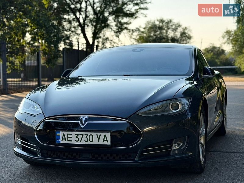Ліфтбек Tesla Model S 2015 в Кривому Розі фото 11 Ліфтбек Tesla Model S 2015 в Кривому Розі