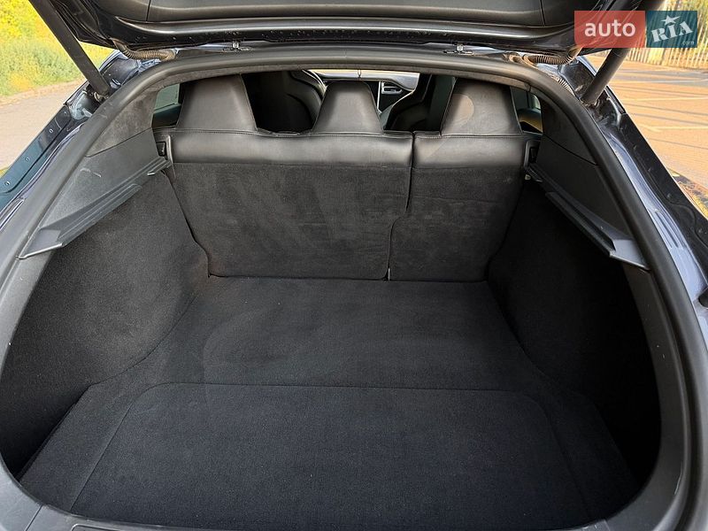 Ліфтбек Tesla Model S 2015 в Кривому Розі фото 26 Ліфтбек Tesla Model S 2015 в Кривому Розі