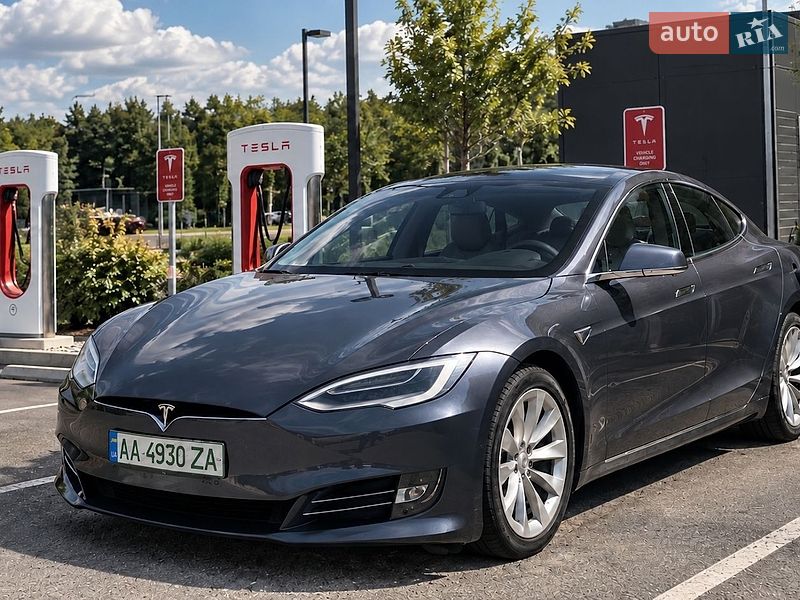 Tesla Model S 2019