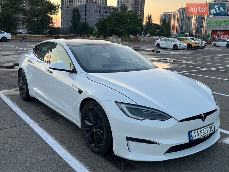 Лифтбек Tesla Model S 2022 в Львове